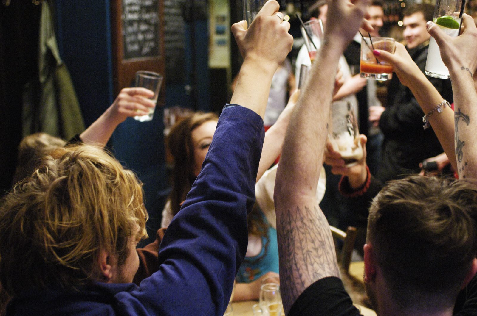 A full room at the bar